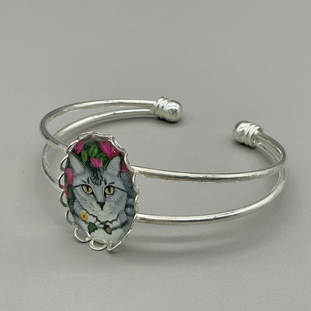 Cat Cuff Bracelet Women Silver Tone Gray Tabby Floral Scalloped Oval  Whimsical